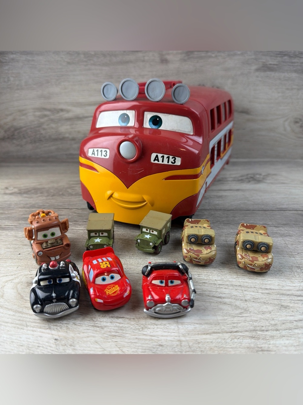 Disney Pixar Cars Trev Diesel Train Storage Carry Case With 8 Cars